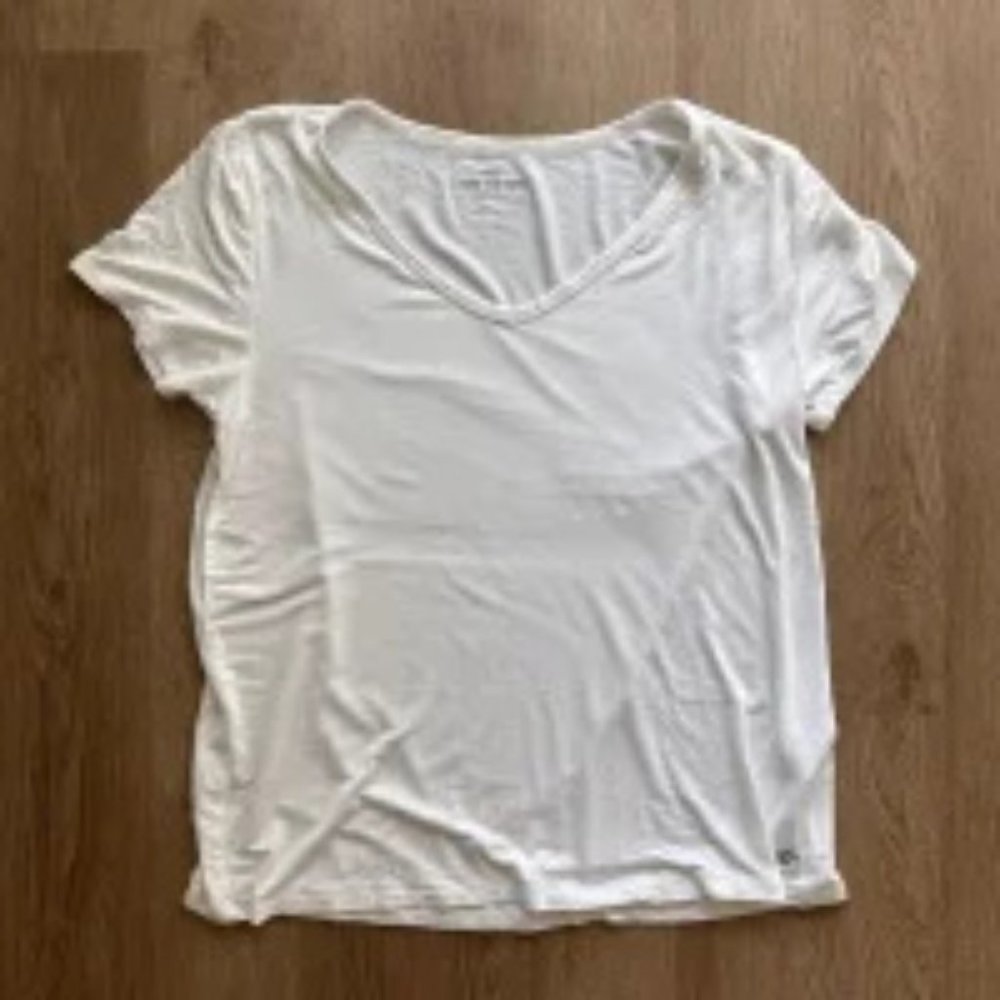 White short sleeves